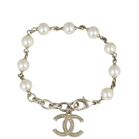 Vintage Chanel Pearl Bracelet 